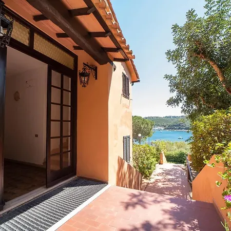 Laura 3* 포르투 아주로