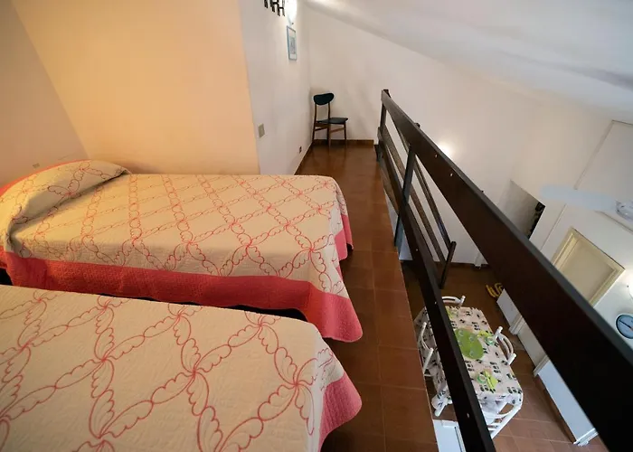 Laura Гостевой дом Порт-Аццурро