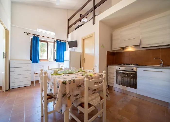 Гостевой дом Laura Порт-Аццурро